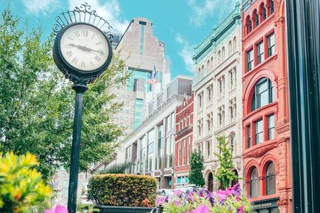 Louisville Legends: Downtown Derby City Food and History Tour