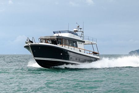 Private Full-Day Motor Yacht Cruise with Meal, Open Bar+Transfers
