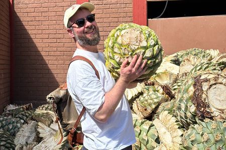 Flavors and Traditions: Handicrafts and Mezcal Tour in Oaxaca