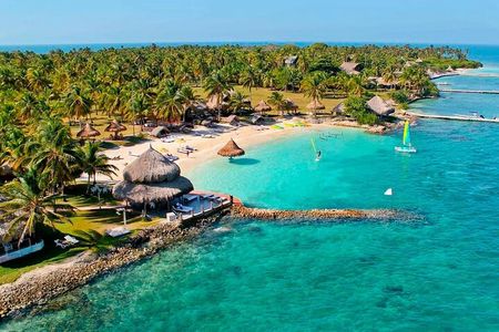 Visit 3 Top Islands: Mucura, Tintipan and Santa Cruz from Cartagena
