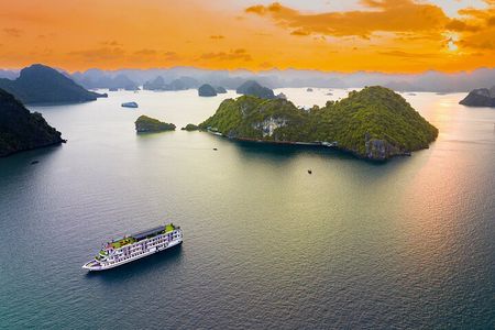 From Hanoi: Ninh Binh Tour and Ha Long Bay Cruise 3-Day Trip