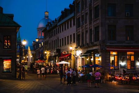 Old Montreal at Twilight Walking Tour Semi-Private