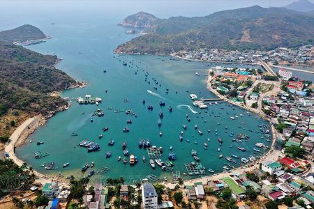 Day Trip Explore Vinh Hy Bay with most beautiful coastal road.