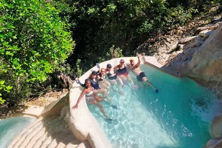 Visit the Tolantongo Grotto Oasis from CDMX 