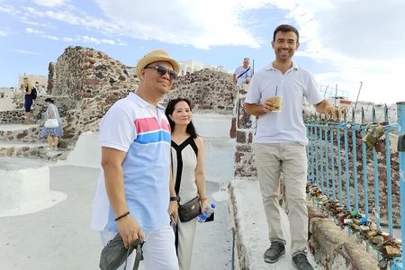 Santorini: Private Tour to the Island’s Top Attractions