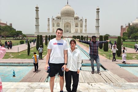Day Trip to Taj Mahal, Agra Fort and Baby Taj from Delhi