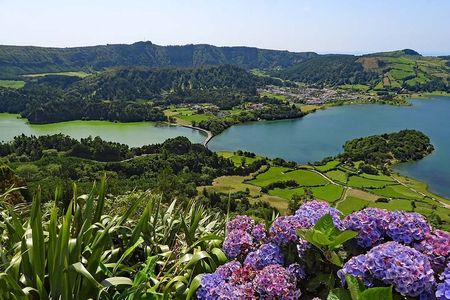 Discover São Miguel: Full Day Fogo and Sete Cidades with lunch