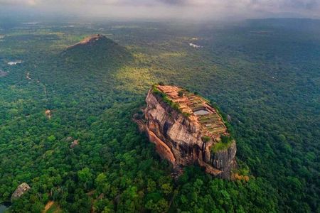 9-Day Sri Lanka Explorer Ancient Kingdoms, Wildlife and Beaches