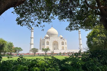 Taj Mahal Sunrise day Trip from Delhi by Private car