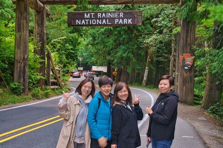 Mt. Rainier Day Tour from Seattle