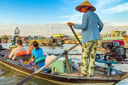 Private Vietnam Family 10-Day Tour Experience, Exclusive Car