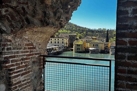 Day Tour to Lake Garda, Sirmione and Borghetto from Verona