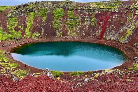 Midnight Sun Golden Circle Small-Group Tour from Reykjavik