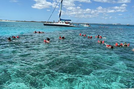 Catamaran Snorkel & Beach Day with Turtles
