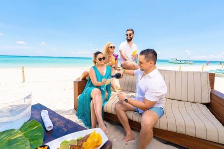 Exclusive West Bay Beach Day at San Simon, Roatán