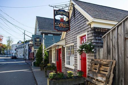 Private Portland Lighthouses and Kennebunkport Tour - 12 Pax