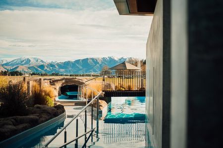 Jet Boat and Hot Pools Day Tour from Christchurch