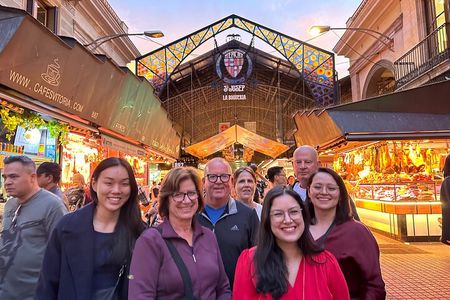 Barcelona Traditional Eateries Food Crawl and City Tour by Simona
