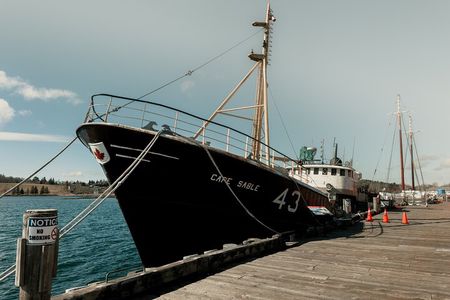 Discover Lunenburg and Mahone Bay Guided Tour