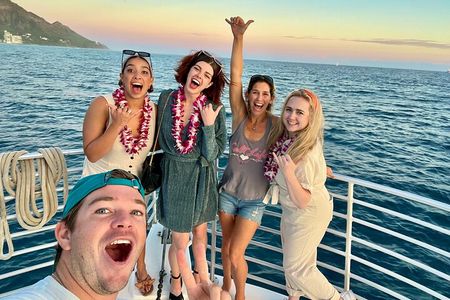 Waikiki Sunset Cruise with Boat Stabilizer