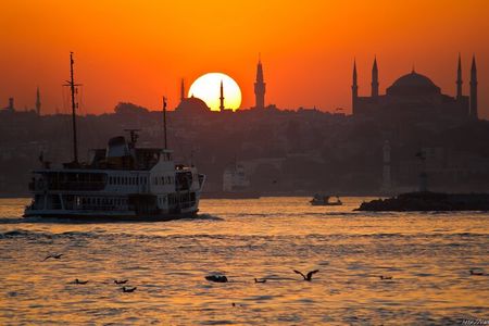 Sunset Bosphorus Yacht Cruise with Golden Horn