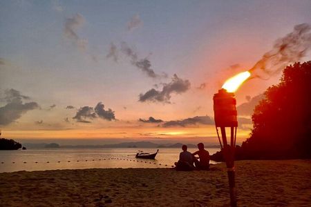 Hong Island Sunset Tour with Buffet Dinner & Night Snorkeling