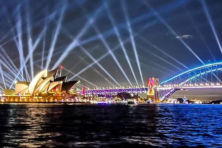 90 Minutes Vivid Cruise Festival
