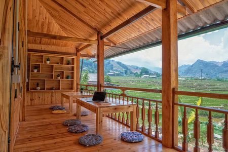 Sapa trekking 2days by bus from Hanoi ( over night in homestay)