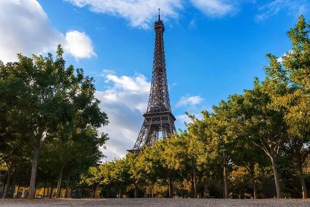 Escorted Paris Day Trip: Eiffel Tower, Notre Dame & Lunch Cruise