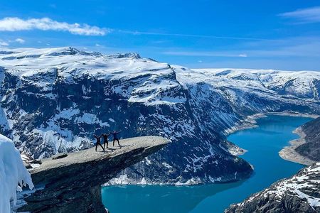 Trolltunga Winter Day Hike