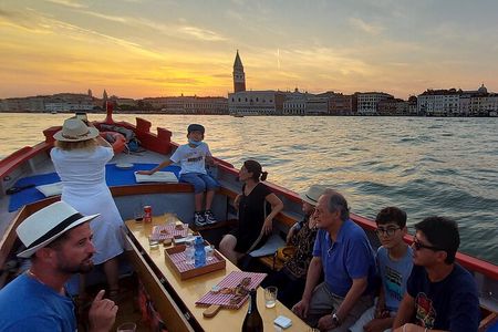 Venice: Relaxing Sunset Ride aboard old fishing boat