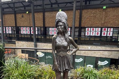 London - Amy Winehouse Camden Walking Tour