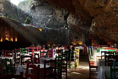 Teotihuacan and Grotto Restaurant From Mexico City