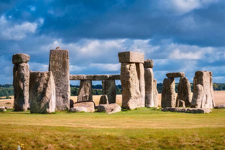 Private Archaeologist Guided Tour Stonehenge, Salisbury & Avebury