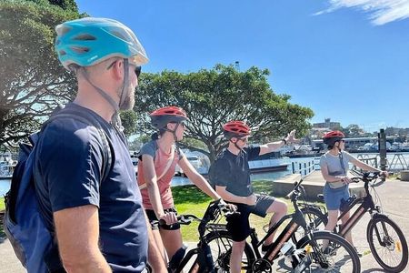 Guided Electric Bike Tour of Sydney with Bluetooth helmets
