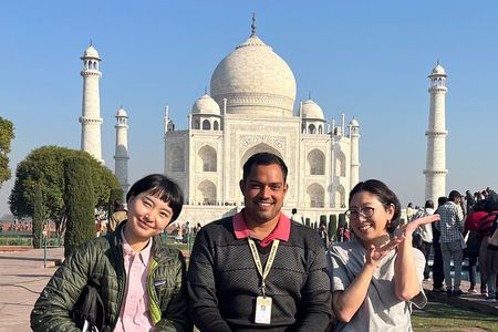 Private Taj Mahal Trip Including Private Car and Guide