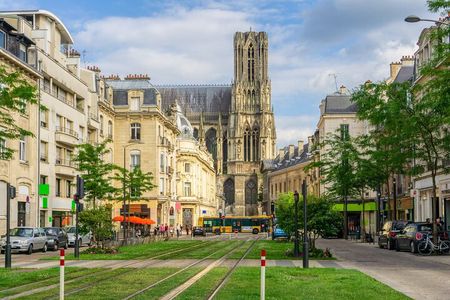 Explore Reims in 60 minutes with a Local