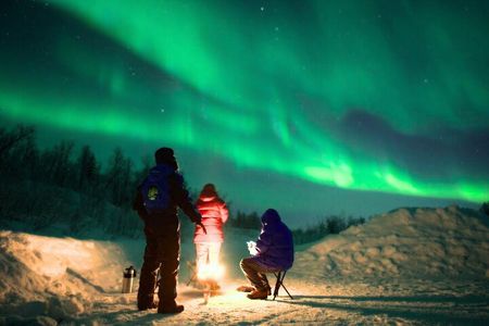 Private Guided Northern Lights Tour (8 seats) Pickup and meals