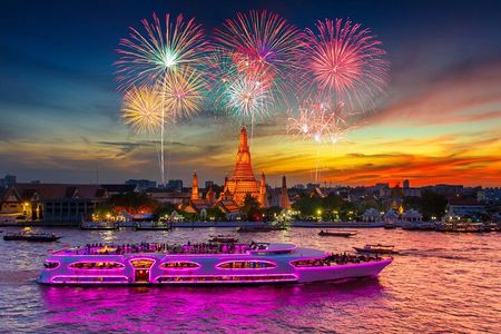 Amazing Chaophraya Dinner Cruise Experience