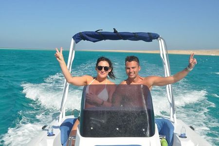 Hurghada 6 Islands Tour with Dolphin Watching and Snorkelling