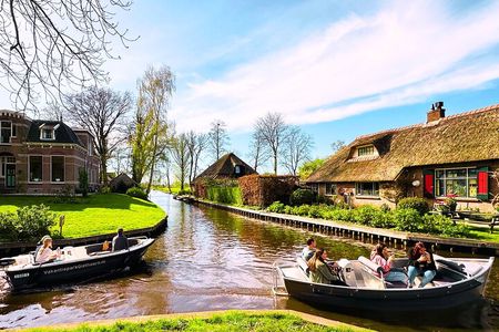 Giethoorn and Zaanse Schans Tour With Local Guide