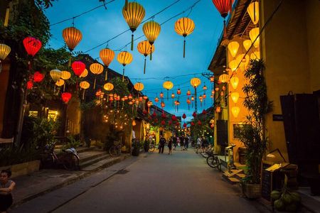 Private HoiAn Ancient Town Night Market Street food tour by Night