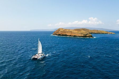 Molokini Snorkel and Performance Sail from Ma'alaea Harbor