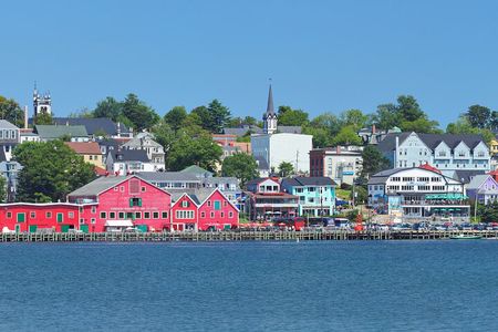 Halifax: Lunenburg, Mahone Bay & Peggy’s Cove by Private Car