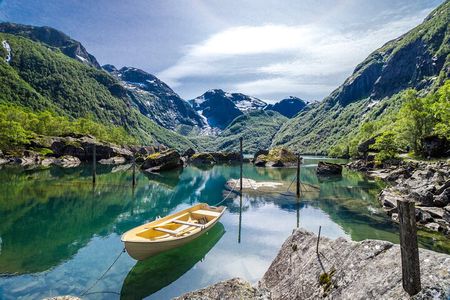 Bergen: Easy Hike to Bondhus Glacier Lake & Visit to Rosendal