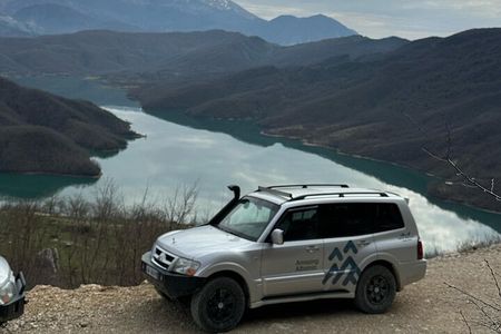 Tirane/Durres: Lake Bovilla & Kruja Castle with 4x4 Offroad Tour