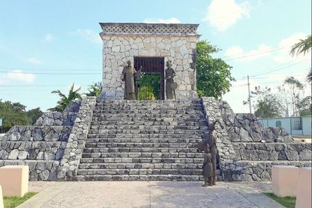 Private Tour in Cozumel by Jeep with Beach Club and Lunch