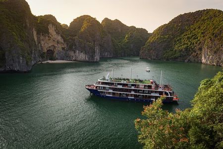 Lava Cruise 3 day Explore Lan Ha Bay from Hanoi
