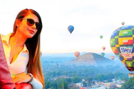 Balloon adventure: transfer+breakfast in the cave+guided pyramids