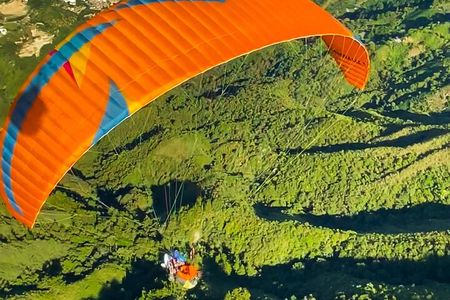 Soar Over Medellín Unforgettable Paragliding Adventure